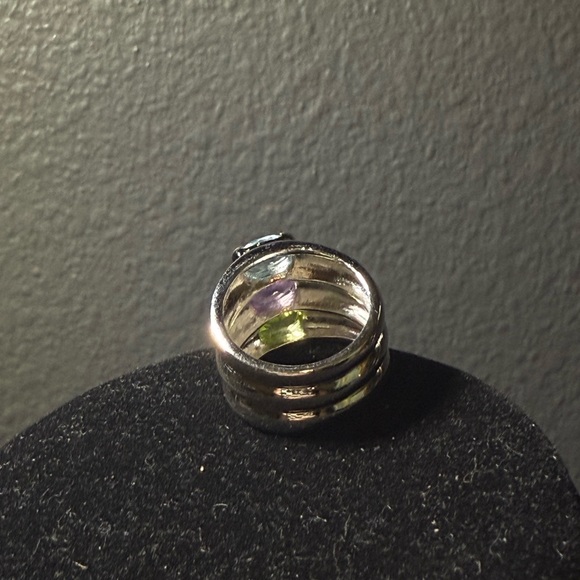 Elegant Silver Ring with Multicolor Gemstones - Picture 4 of 11